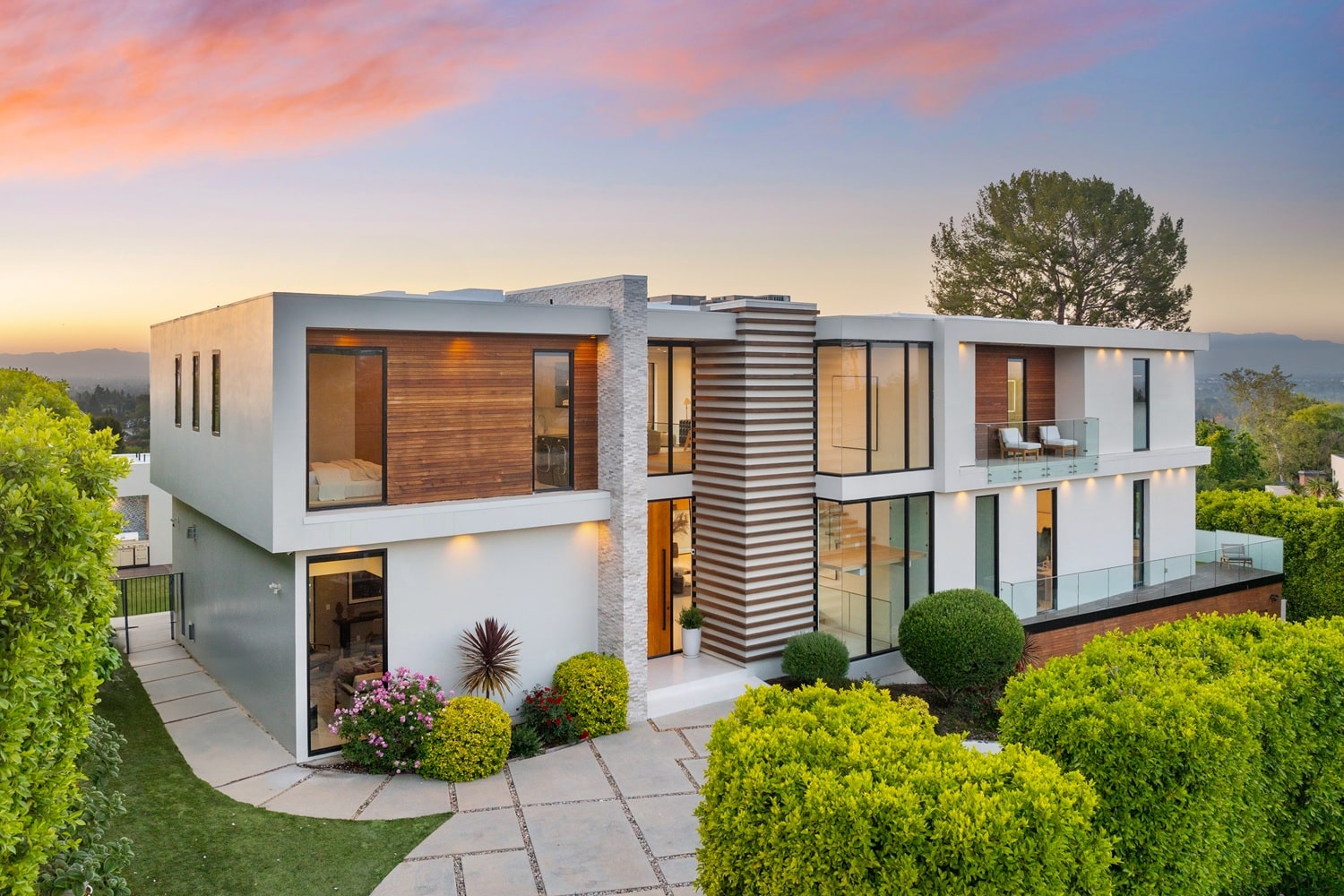 5 Ways New Siding Can Boost Your Home’s Value and Efficiency in NJ - Lux Homes Renovation